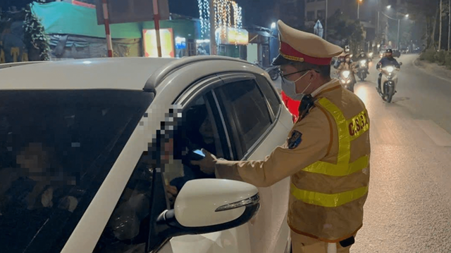 Xử lý gần 800 trường hợp vi phạm nồng độ cồn trong ngày 23/2