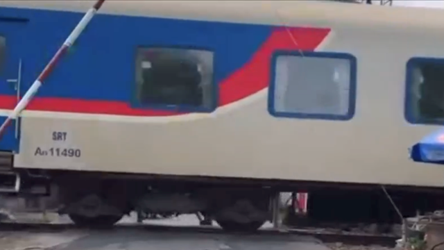 Xác minh clip gác chắn không hạ xuống khi tàu đi qua tại Đồng Nai