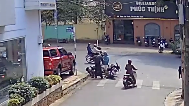 Triệu tập 2 đối tượng đánh người sau va chạm giao thông ở Buôn Ma Thuột