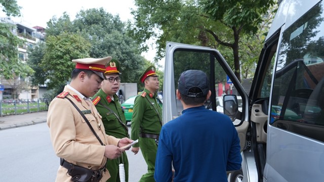 Gian nan xử lý bến “cóc” tại nút Tú Mỡ - Nguyễn Quốc Trị