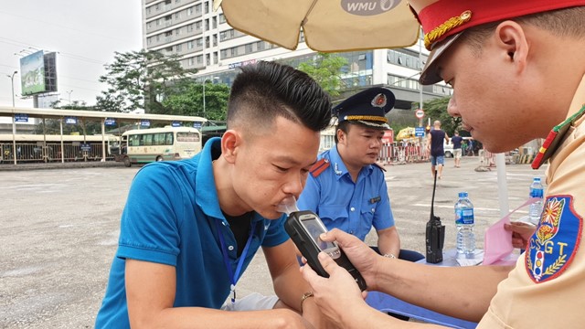 Covid-19 lui dần, nỗi lo “ma men” lại tái hiện