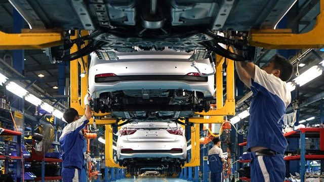 Nguồn cung ô tô nội địa giảm mạnh trong tháng 2