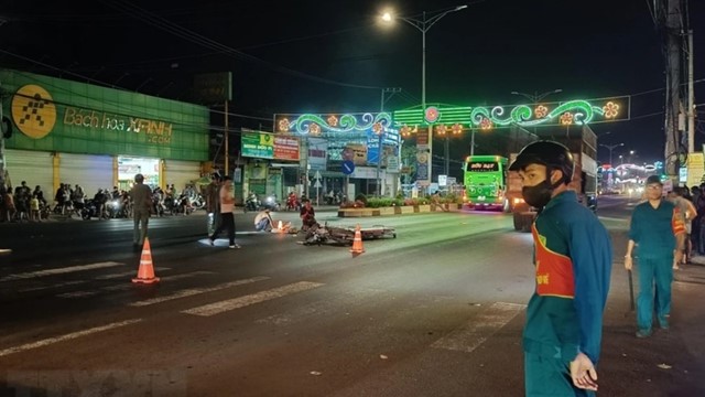 Tai nạn giao thông mới nhất 14/3/2024: Tông vào xe khách giường nằm, 1 nam sinh thiệt mạng