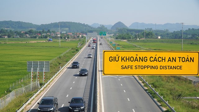 An toàn trên cao tốc: Đặt tính mạng người dân lên trên hết