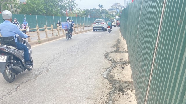 Đã thực hiện nhiều giải pháp xử lý các vết nứt trên đường Âu Cơ