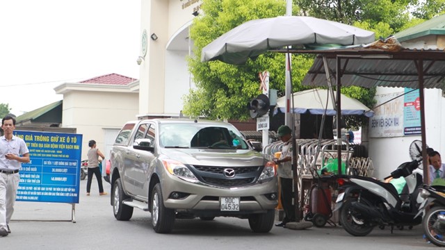 Chống thất thu thuế hiệu quả khi thu phí trông giữ xe không tiền mặt