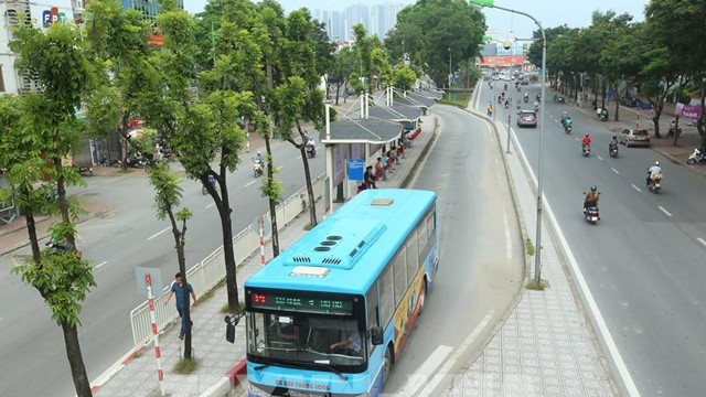 Người dân nói gì về thẻ vé xe buýt "ảo"?