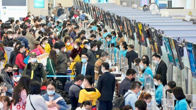 Hai sân bay lớn nhất nước đón lượng khách tăng mạnh ngày cuối nghỉ lễ 30/4 - 1/5