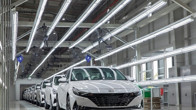 Xem xét giảm lệ phí trước bạ với ô tô lắp ráp trong nước để kích cầu tiêu dùng