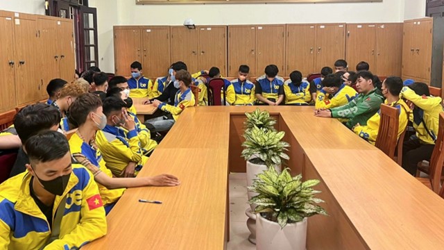 Vụ 2 nhóm xe ôm công nghệ “hỗn chiến” ở Cầu Giấy: tạm giữ hình sự 14 đối tượng