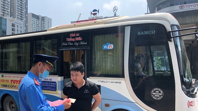 Không mập mờ để xe hợp đồng trốn thuế