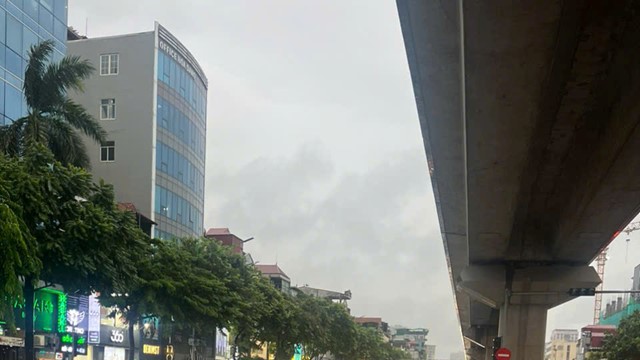 Hà Nội: Khu vực ngập sâu, cây đổ do bão Yagi có thể tạm cấm lưu thông