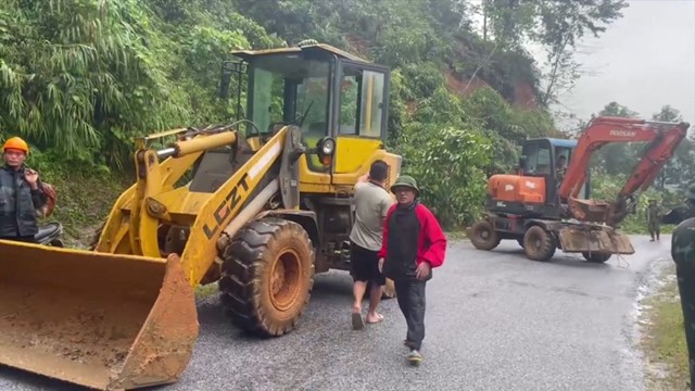 Vụ 2 ô tô bị lũ cuốn tại Cao Bằng: 8 người thương vong, khoảng 4 người mất tích