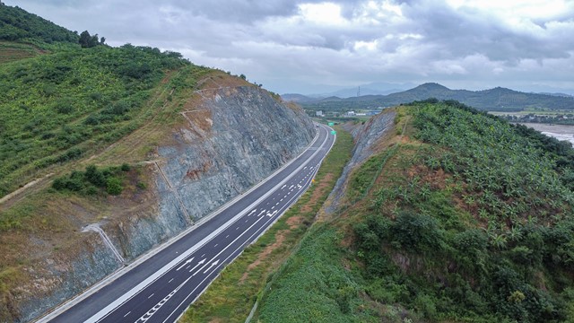 Thông xe 4 tuyến cao tốc dịp 30/4