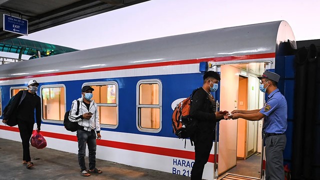 Lập kế hoạch đầu tư, phát triển hạ tầng cho 4 tuyến đường sắt đông khách