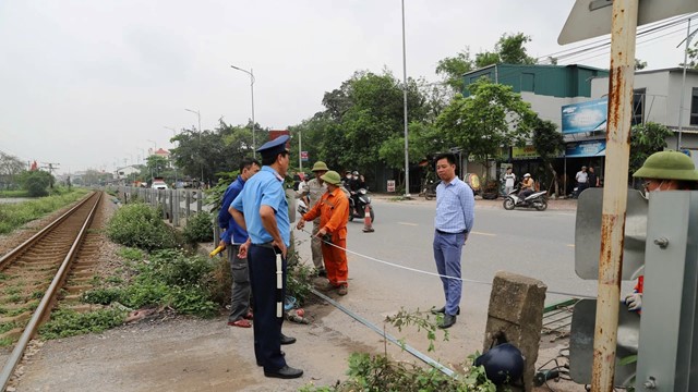 Huyện Thường Tín ra quân xử lý vi phạm lập lại trật tự an toàn giao thông