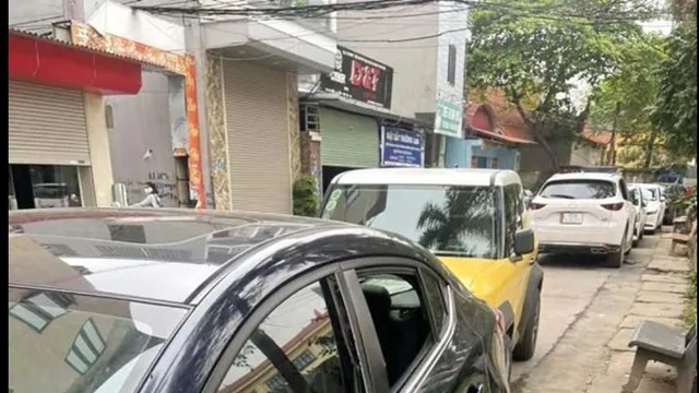 Hàng loạt xe ô tô bị đập kính, trộm cắp tài sản