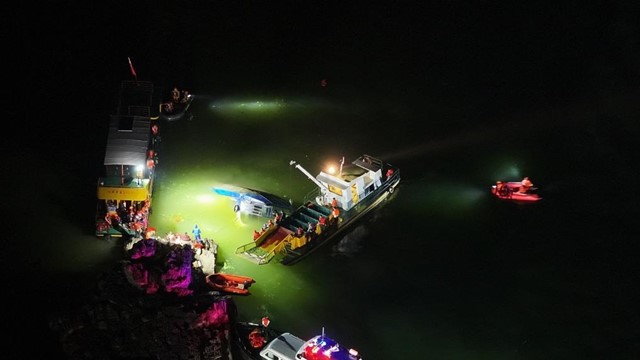 Lật thuyền du lịch tại Trung Quốc, ít nhất 9 người chết