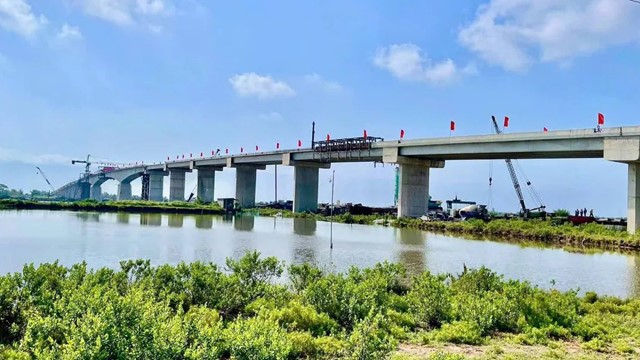 Hợp long cầu vượt sông Đáy quy mô trên 682 tỷ đồng, nối Ninh Bình và Nam Định