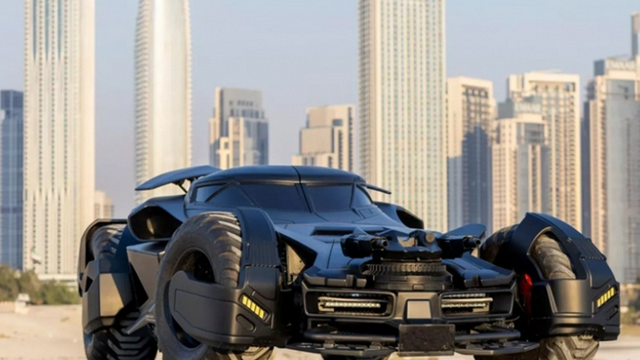 Chiêm ngưỡng Mercedes-Benz CL55 AMG độ phong cách Batman giá 7,5 tỷ đồng