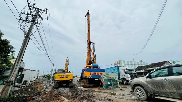 Dốc toàn lực để về đích dự án cải tạo Quốc lộ 14E