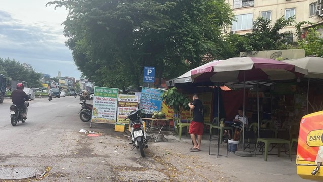 Nhức nhối tình trạng dừng đỗ phương tiện sai quy định tại Khu đô thị Định Công