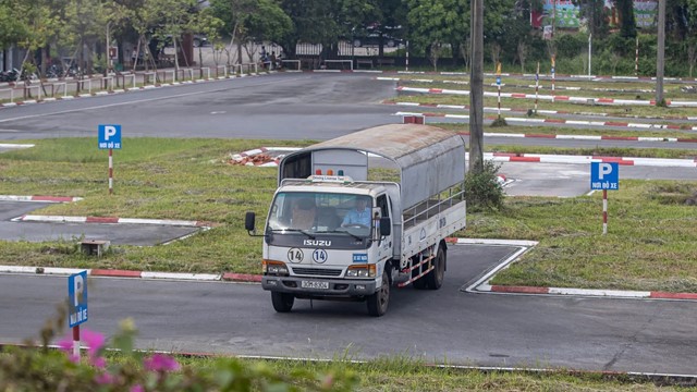Hà Nội: tổ chức sát hạch giấy phép lái xe hết hạn và bị trừ hết điểm