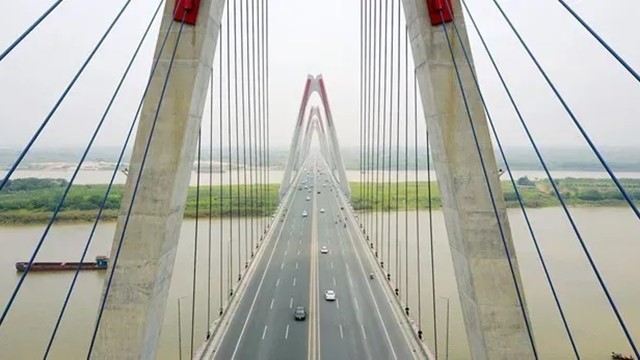 Tổ chức lại giao thông trên cầu Nhật Tân