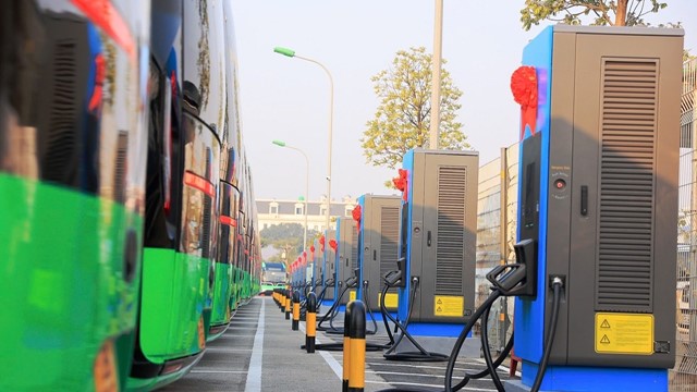 Hà Nội sẽ ban hành Nghị quyết hỗ trợ người dân chuyển đổi phương tiện xanh