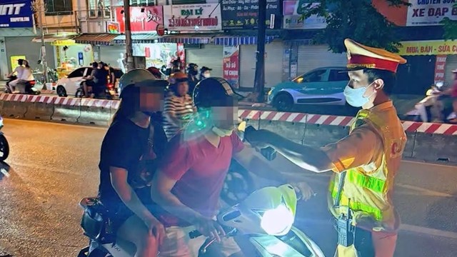 Không thể thiếu lực lượng CSGT xử lý nồng độ cồn trên đường phố