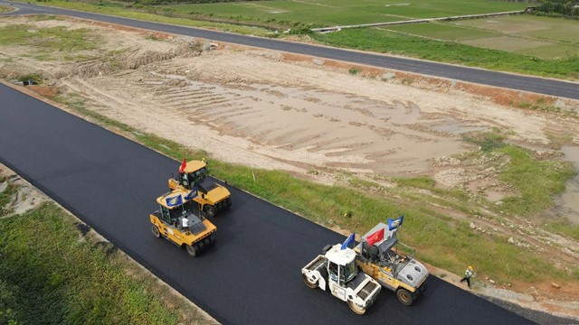 Đường song hành Vành đai 4 - Vùng Thủ đô: nguy cơ chậm tiến độ do thiếu mặt bằng