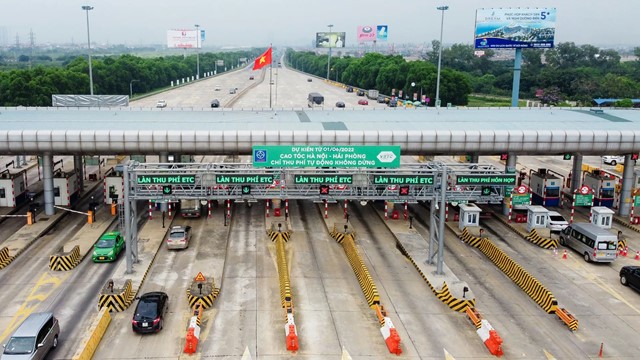 Chuyển đổi tài khoản giao thông: Tiện lợi nhưng cũng băn khoăn