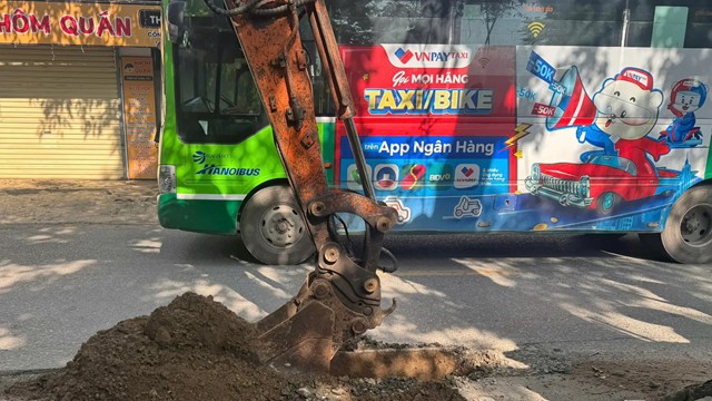 Đường giao thông tại xã Gia Lâm bị đào trộm