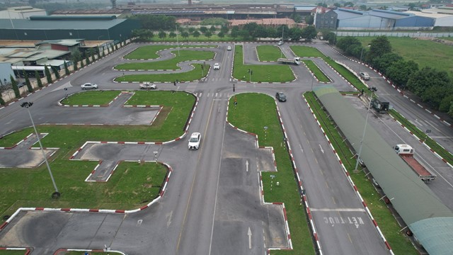 Sát hạch cấp giấy phép lái xe: Cần bỏ phần thi mô phỏng