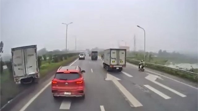 Không giữ khoảng cách an toàn, ô tô gây tai nạn liên hoàn