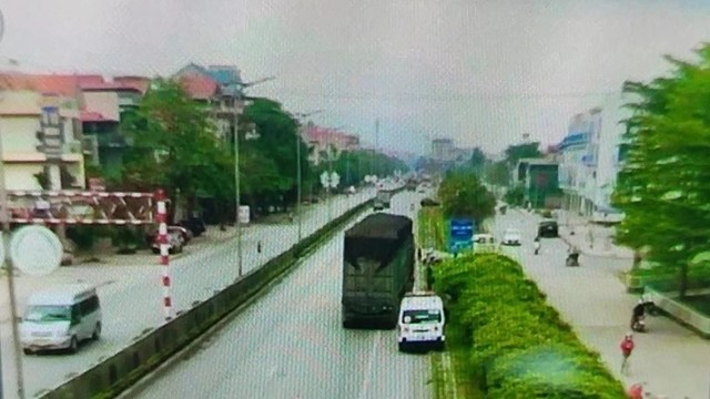 Nữ tài xế xe máy tử vong khi va chạm với ô tô đầu kéo 