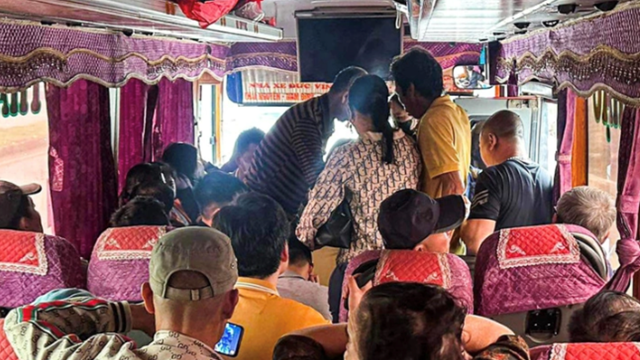 Xe khách 29 chỗ “nhồi nhét” 41 người trên cao tốc Pháp Vân - Cầu Giẽ