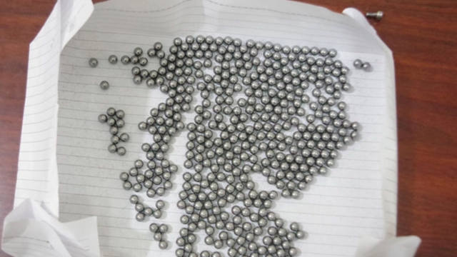 2 thiếu niên bắn vỡ kính loạt xe khách trên cao tốc Mỹ Thuận - Cần Thơ