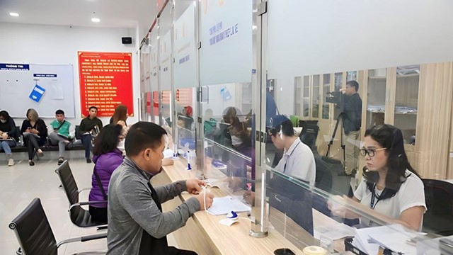 Từ chối cấp đổi, cấp bằng lái xe cho tài xế chưa nộp phạt nguội 