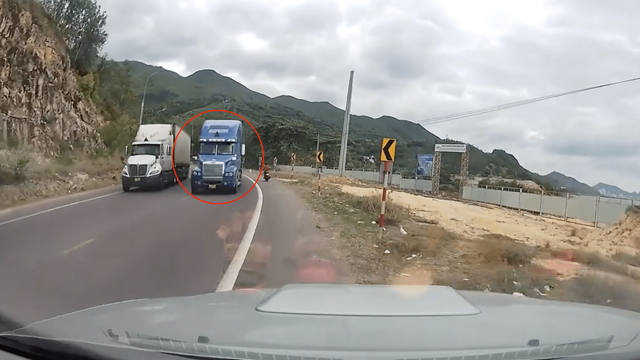 Xe container lấn làn, vượt ẩu khi vào khúc cua