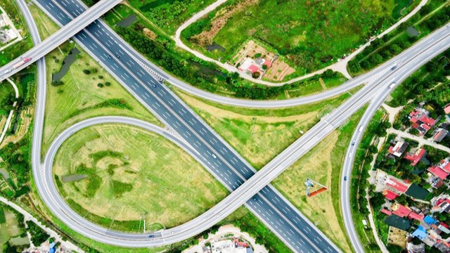 Rà soát việc đầu tư kết nối các tuyến đường bộ cao tốc trước ngày 15/9