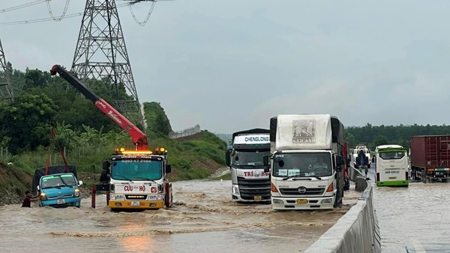 Xử lý triệt để ngập lụt trên cao tốc Dầu Giây - Phan Thiết