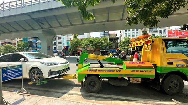 Chốt trực tại những “điểm nóng” để kịp thời phát hiện, xử lý nghiêm vi phạm