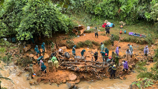 Giảm thiểu tai nạn xe trong mưa bão: nói không với bệnh chủ quan