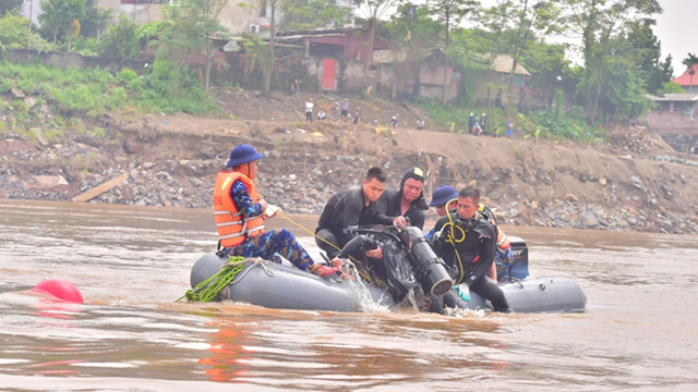 Đề nghị dừng tìm kiếm các nạn nhân còn mất tích trong vụ sập cầu Phong Châu