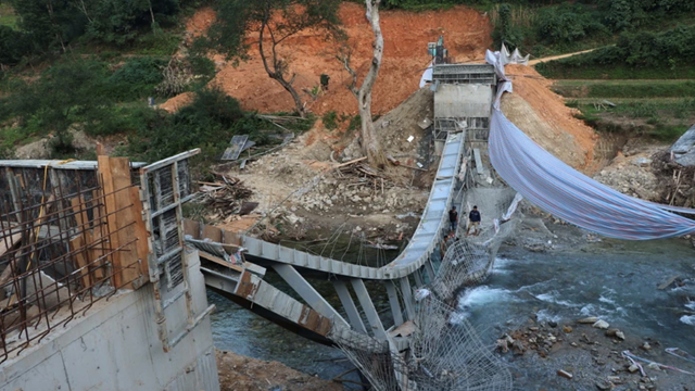 Làm rõ nguyên nhân cầu dân sinh bất ngờ đổ sập khi đang thi công