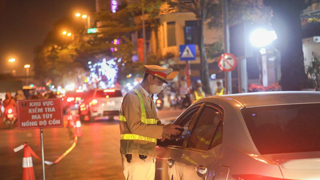 Hà Nội: Xử lý hơn 62.000 trường hợp vi phạm nồng độ cồn trong 10 tháng qua