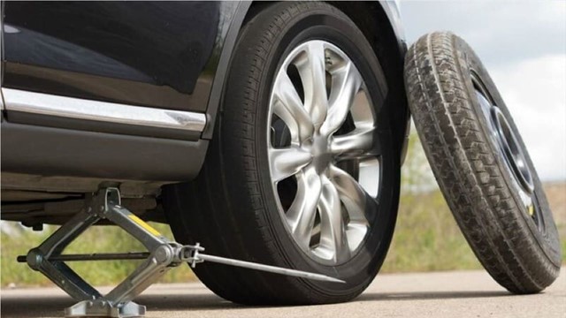 ''Bí kíp'' giúp bạn phòng tránh nổ lốp ô tô