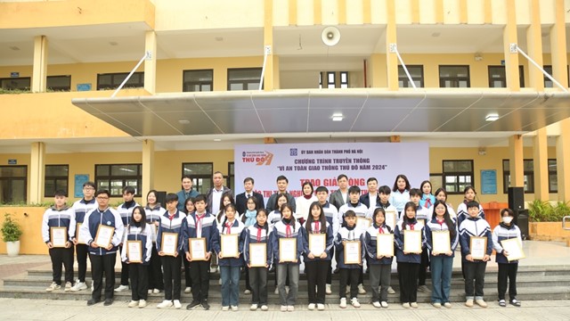 Chương trình “Vì an toàn giao thông Thủ đô” năm 2024: Trao giải vòng cho các thí sinh xuất sắc