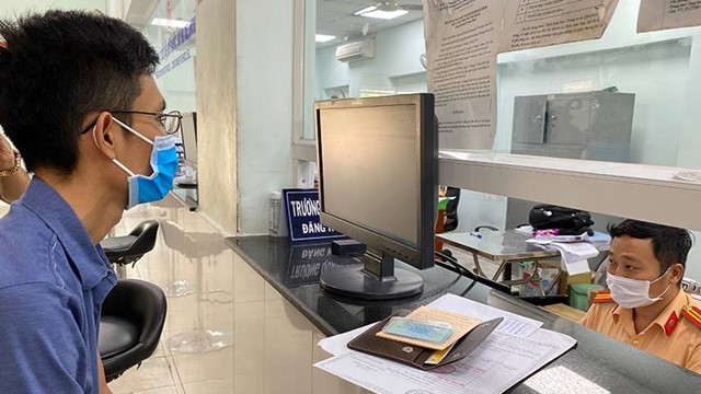 CSGT TP Hồ Chí Minh tạm ngưng tiếp nhận hồ sơ đăng ký mới tất cả các loại xe